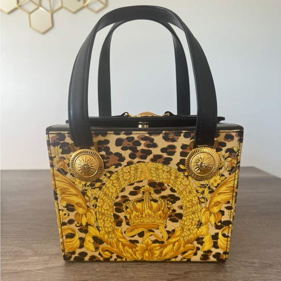 Versace Sunburst & Leopard ☀️ 🐆 - Picture 2 of 9